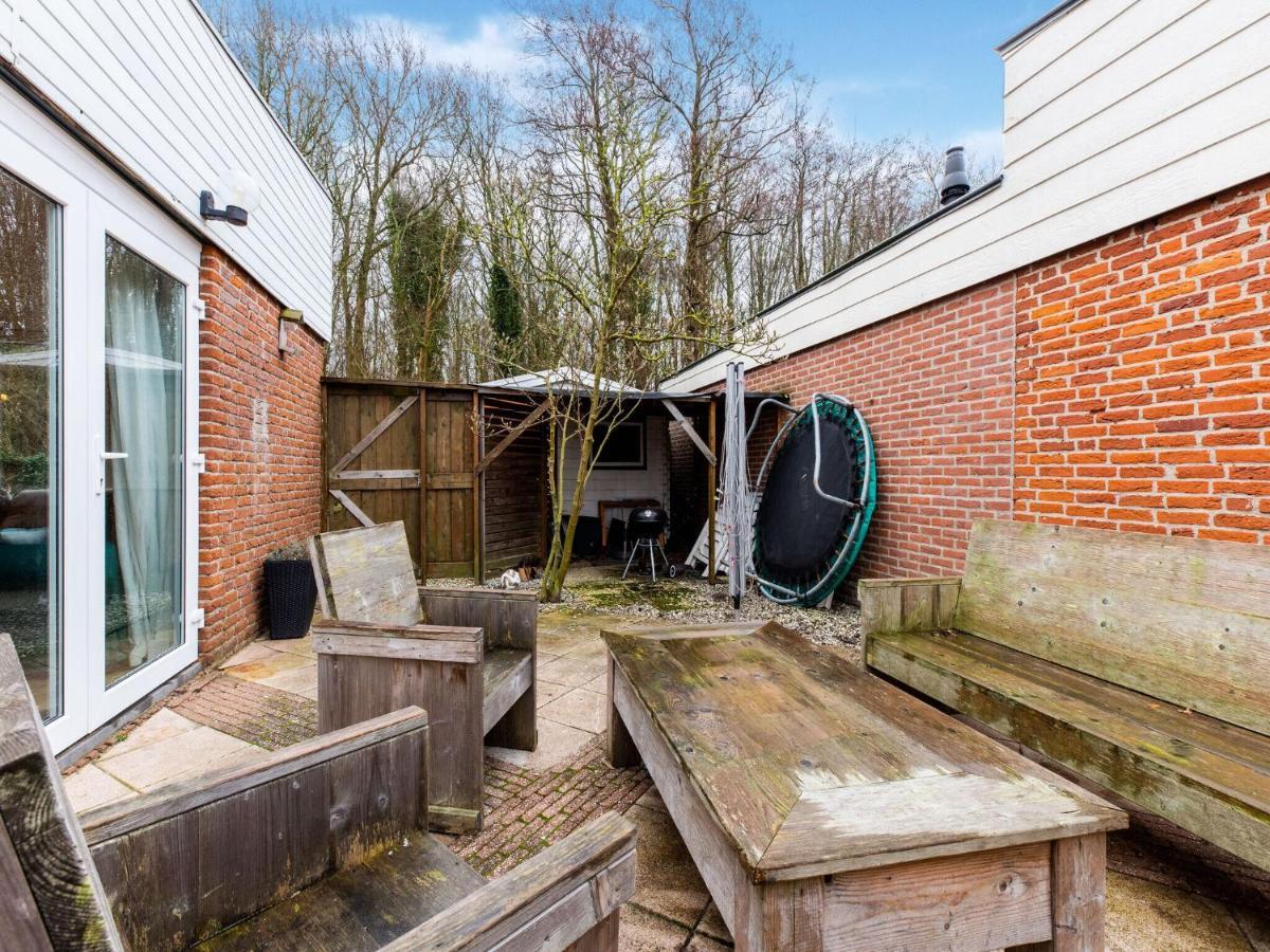 Endearing Holiday Home In Noordwijkerhout With Garden Bbq Exterior photo